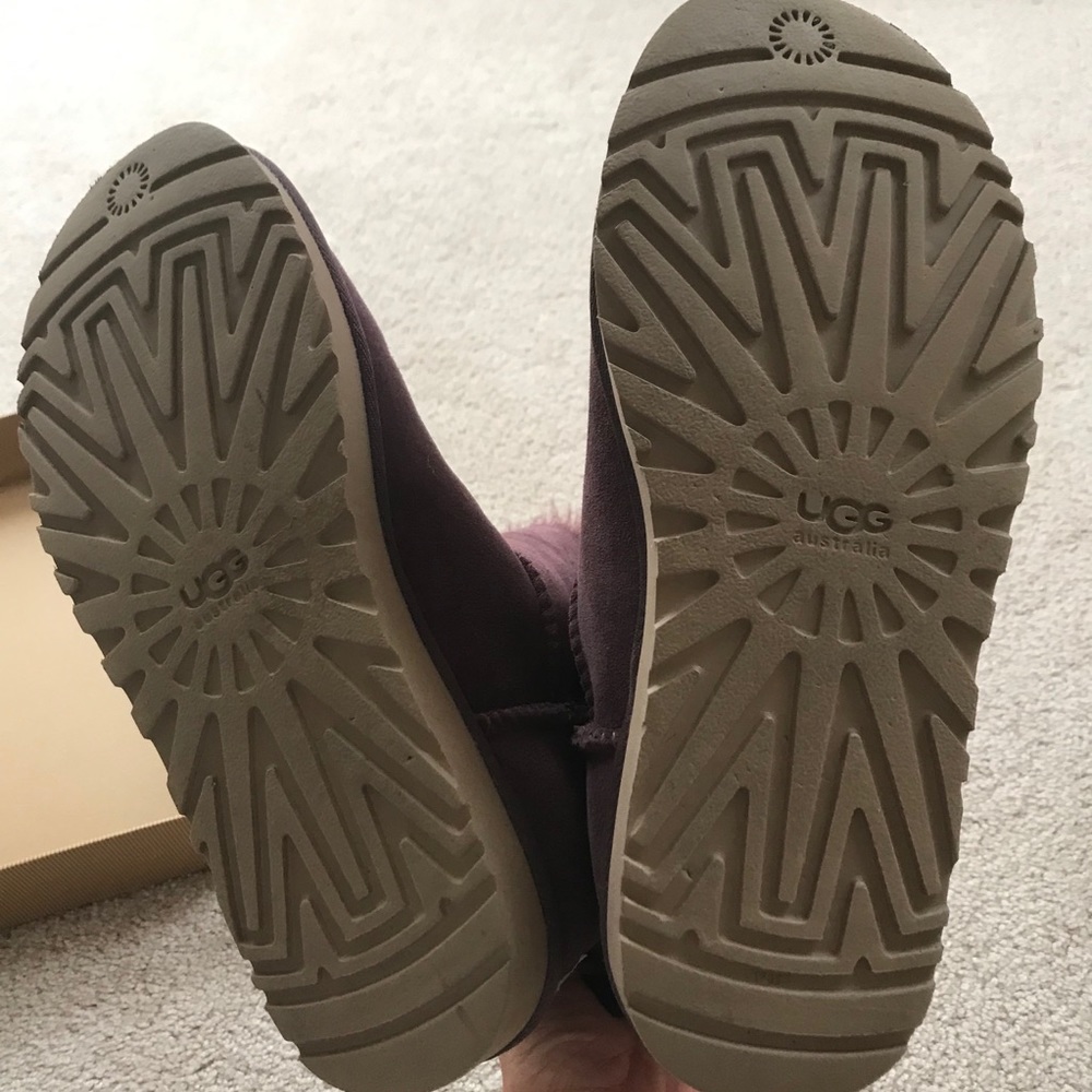 Ugg Bailey Bow Boots Excellent Condition!! - image 6